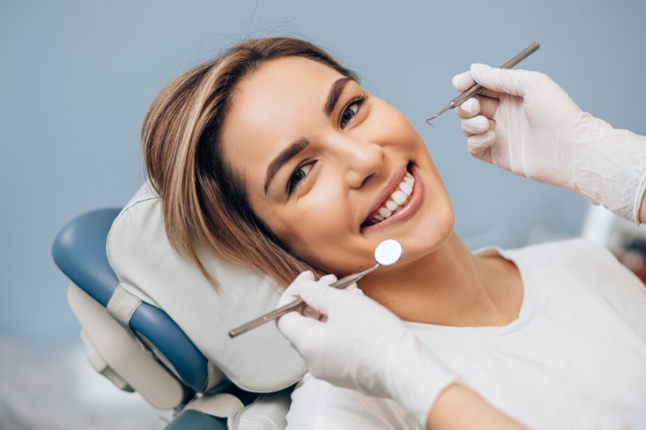 Professional Teeth Whitening: The Secret to a Radiant Smile